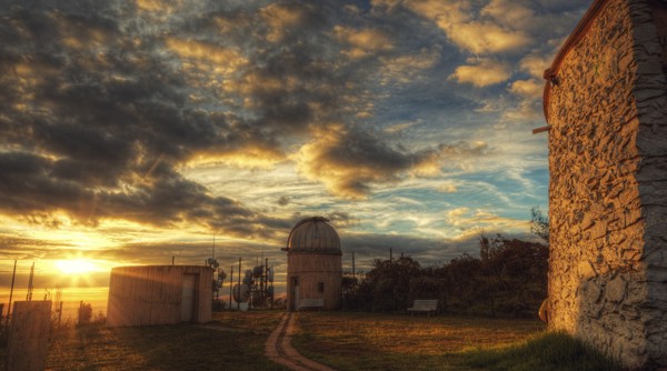 Abril/13 - Pôr do Sol aos pés do Observatório (3) -
        Igor Formiga (Guitarrista e Produtor)

        Mais uma imagem linda de um 'por do Sol aos pés do Frei Rosário'.
